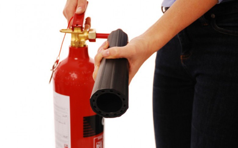 Vòi phun của bình chữa cháy thường được làm bằng nhựa