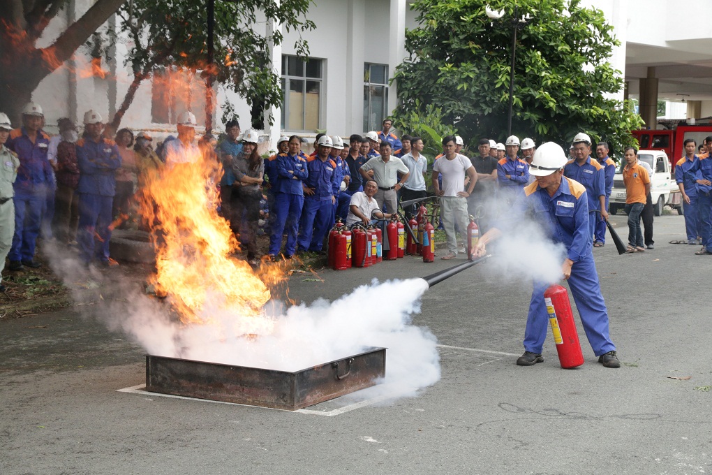 Mỗi cá nhân, tổ chức cần nắm được Chữa cháy có nghĩa là gì và cách thức dập tắt đám cháy?